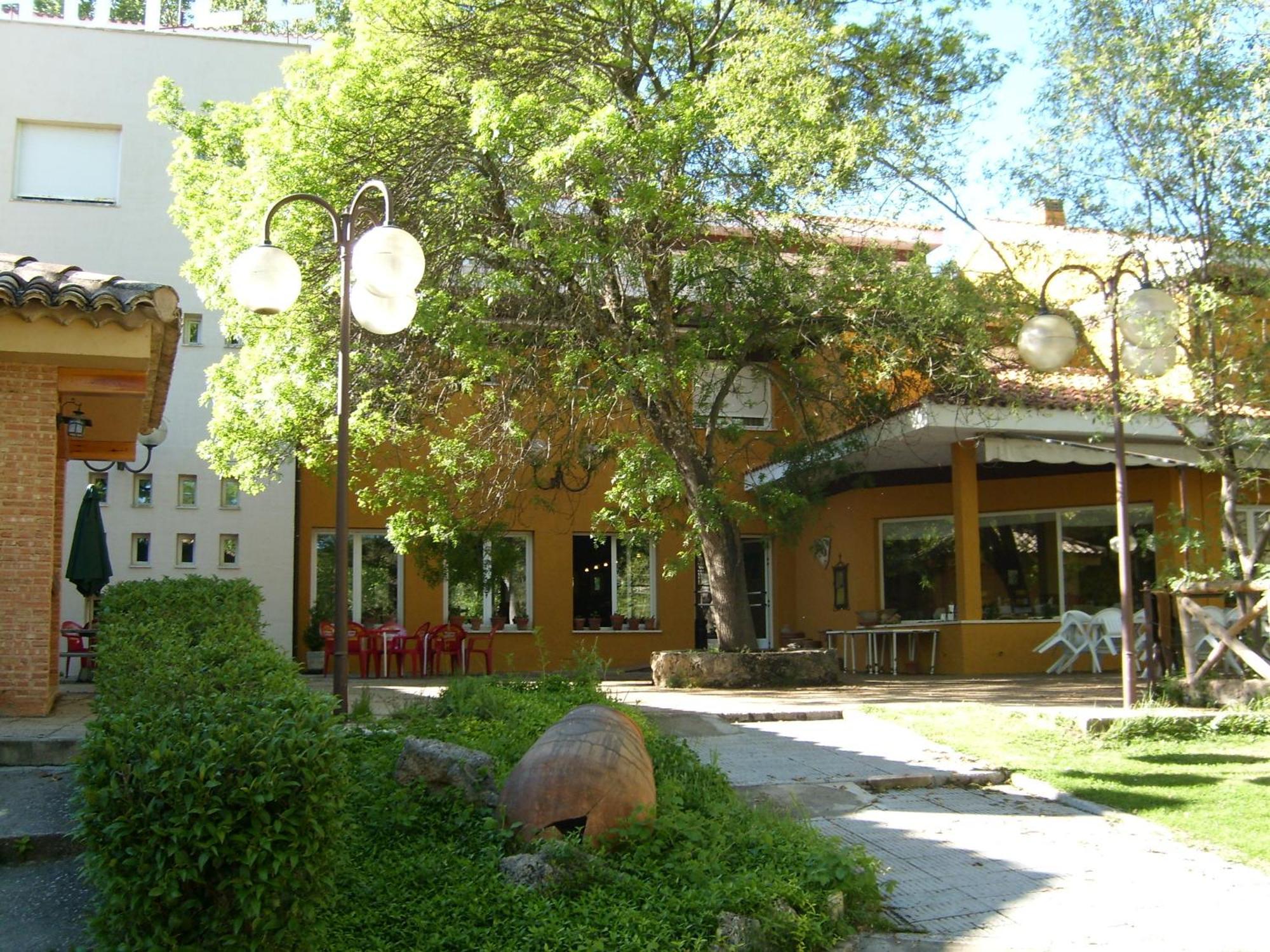 ויאלבה דה לה סיירה Hotel El Tablazo מראה חיצוני תמונה