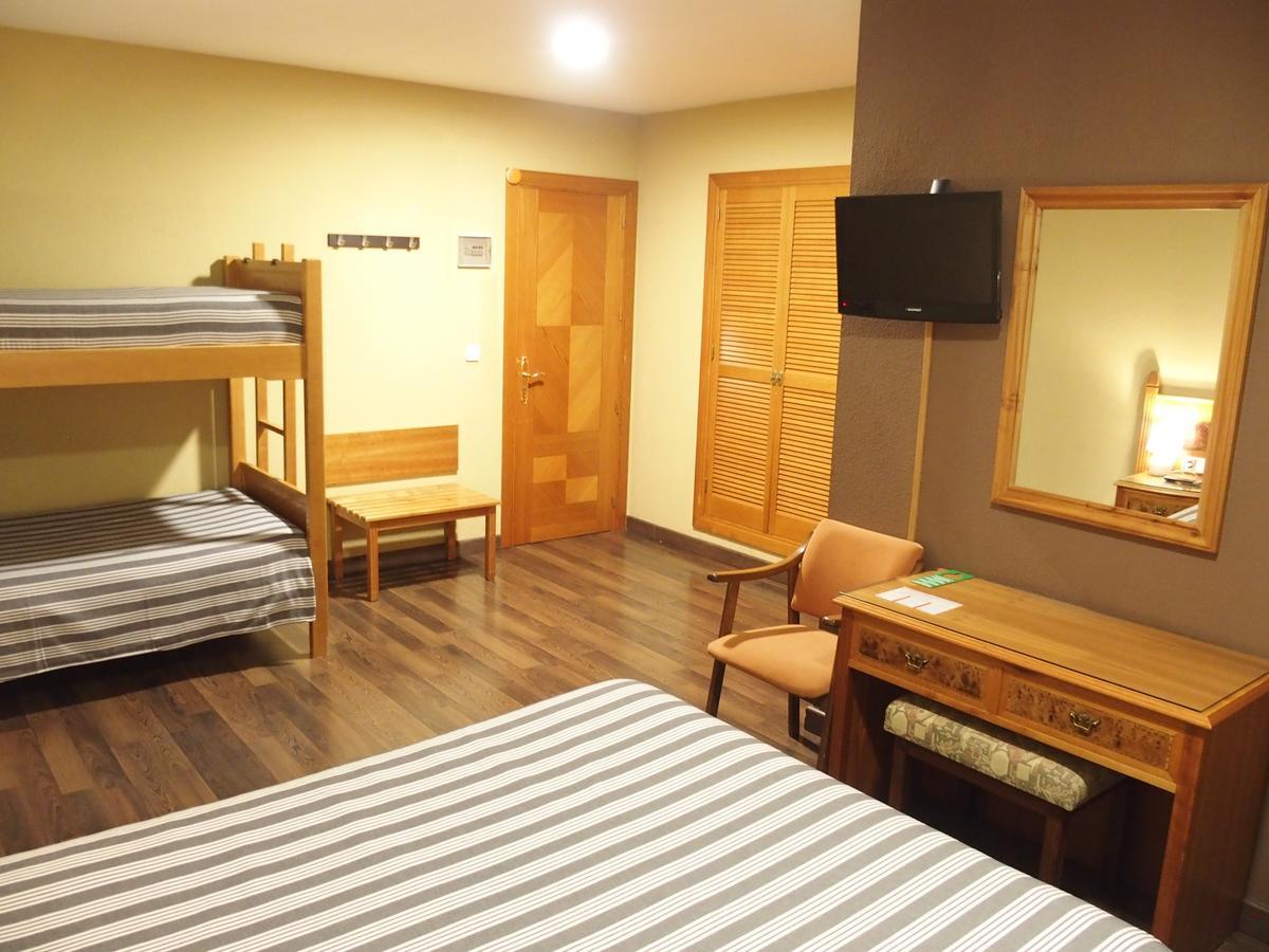 ויאלבה דה לה סיירה Hotel El Tablazo מראה חיצוני תמונה